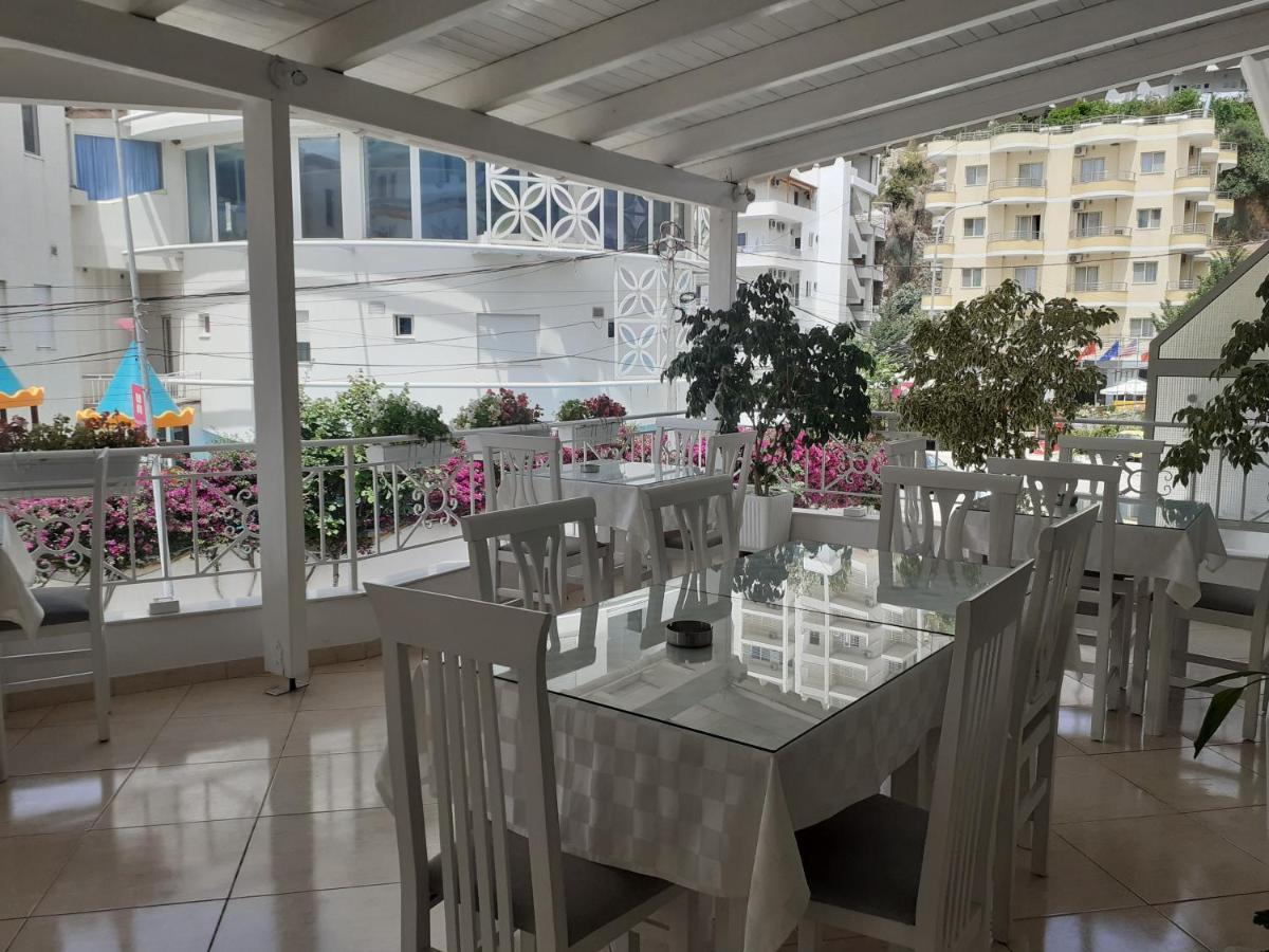 Hotel Ceko Sarande Bagian luar foto