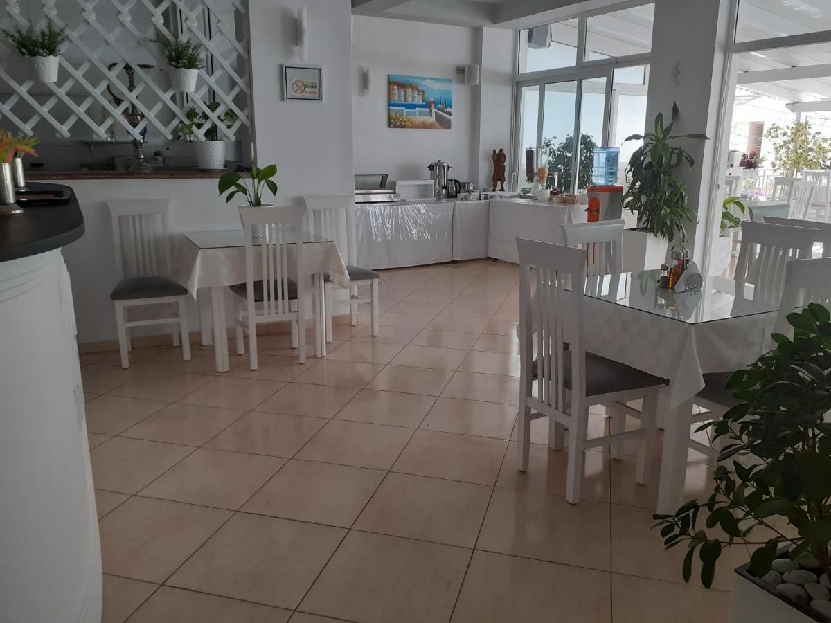 Hotel Ceko Sarande Bagian luar foto